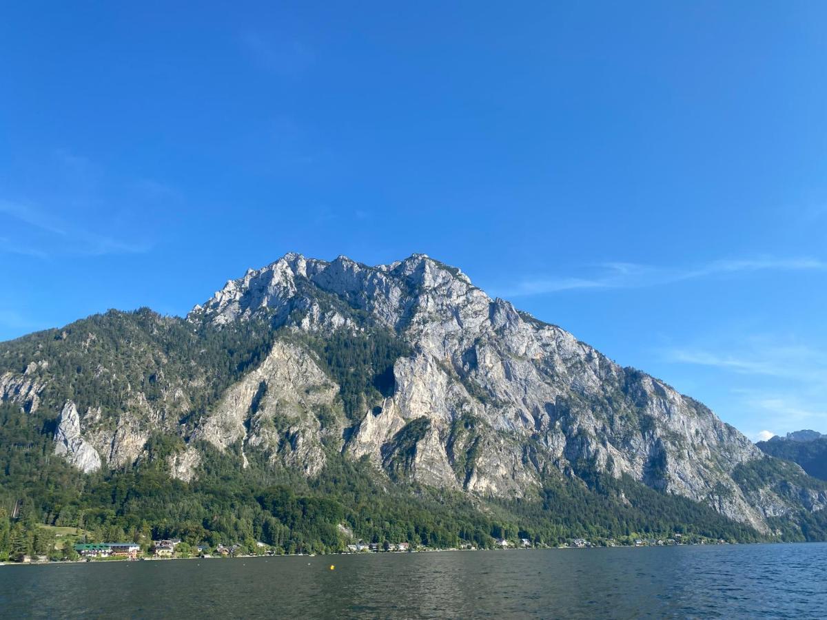 Ferienhaeuschen Am Traunsee Mit Tretboot Zur Freien Nutzung Am Badeplatz Altmünster Esterno foto