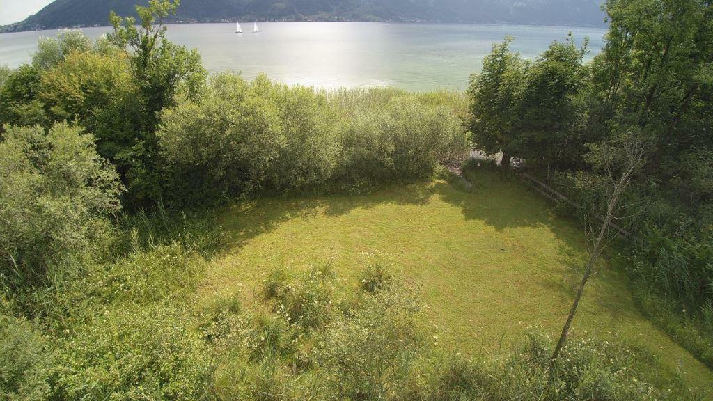 Ferienhaeuschen Am Traunsee Mit Tretboot Zur Freien Nutzung Am Badeplatz Altmünster Esterno foto